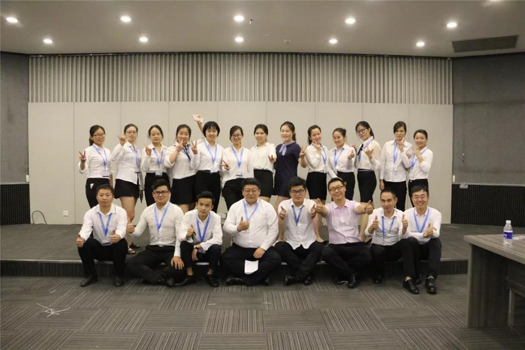 “順勢而為，網(wǎng)贏天下！”2018青峰網(wǎng)絡(luò)智能營銷峰會圓滿成功！