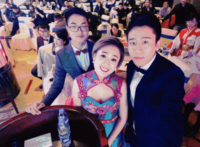 1518400703694371.gif 555.gif